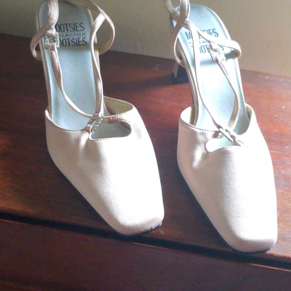 Mootsies Tootsies Kitten heel strappy rhinestone